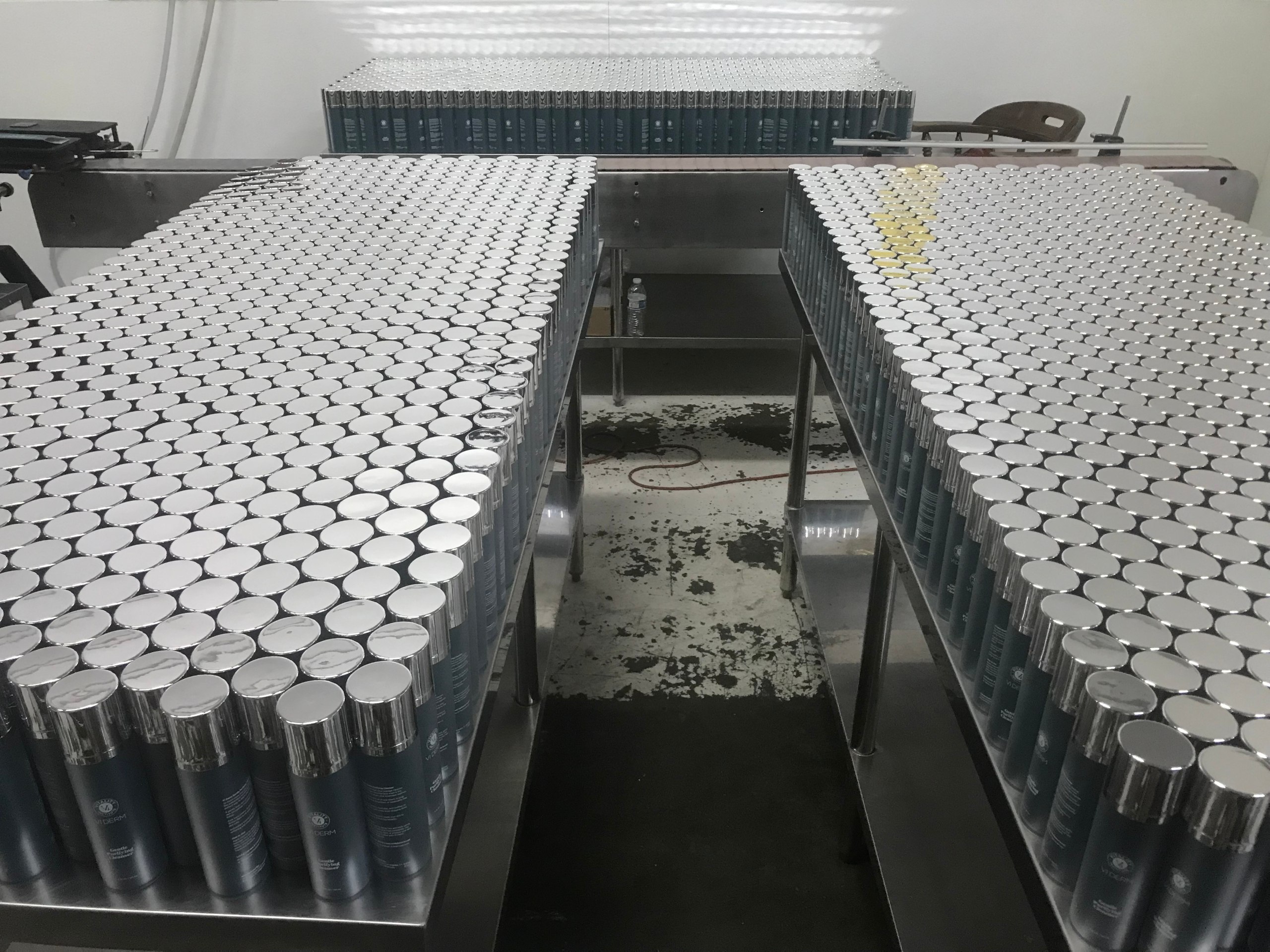 Filling line with finished products